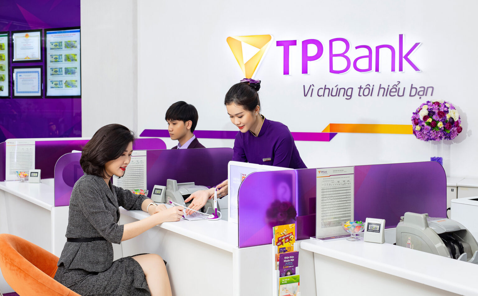 Loại thẻ TPBank EVO có rút được tiền không và phí rút bao nhiêu