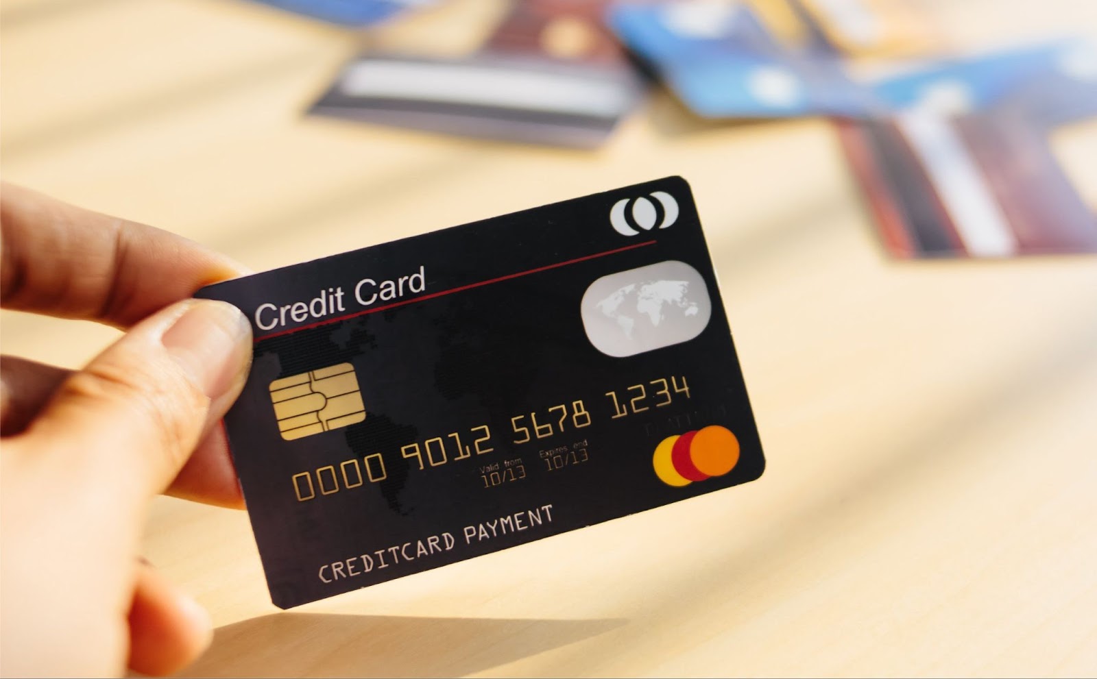 Rút tiền thẻ tín dụng VPBank có mất phí hay không?
