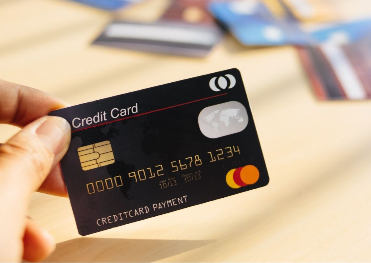 Rút tiền thẻ tín dụng có thể gặp các rủi ro lớn