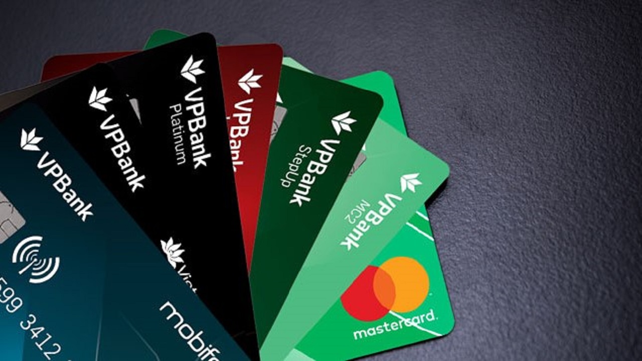 Có nên rút tiền mặt thẻ tín dụng VPBank hay không?